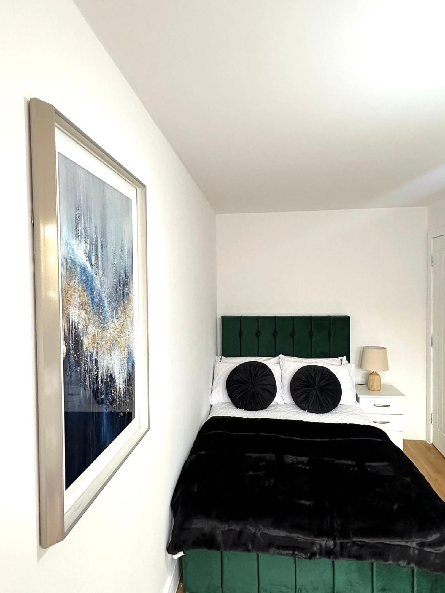 Apartment Elegant Spacious Modern 2 Bedroom - Whitechapel - 5mins To Aldgate Station London