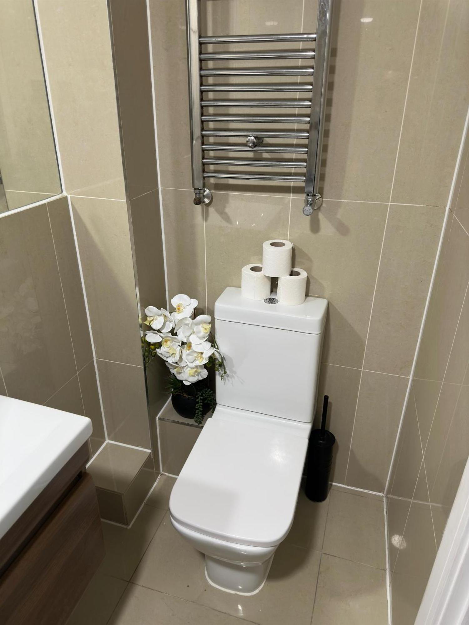 Apartment Elegant Spacious Modern 2 Bedroom - Whitechapel - 5mins To Aldgate Station *